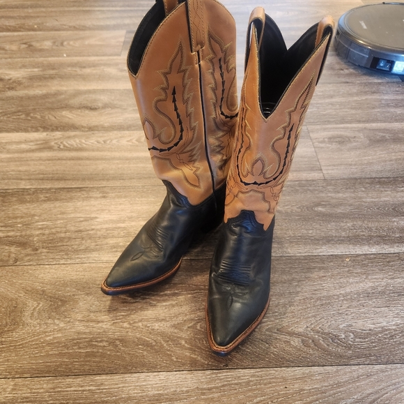 Justin leather cowgirl boots. Good condition. J flex. Cowboy boots. - Picture 4 of 5